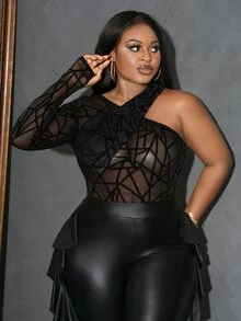 Slaydiva ملابس علوية نسائية مقاسات كبيرة أنيقة وجذابة من الشبك المطبع بنقوش مجوفة وملتوية ضيقة الحجم - الأسود - مشاهدة 5