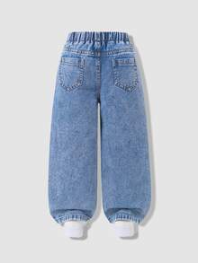 SHEIN Genkimix Kids 女童寬鬆直筒牛仔褲，彈性腰頭舒適穿著，深藍色水洗牛仔布搭配彩色愛心刺繡，可搭配T恤或襯衫，適合休閒、校園或戶外場景 - 中等水洗藍 - 查看 3