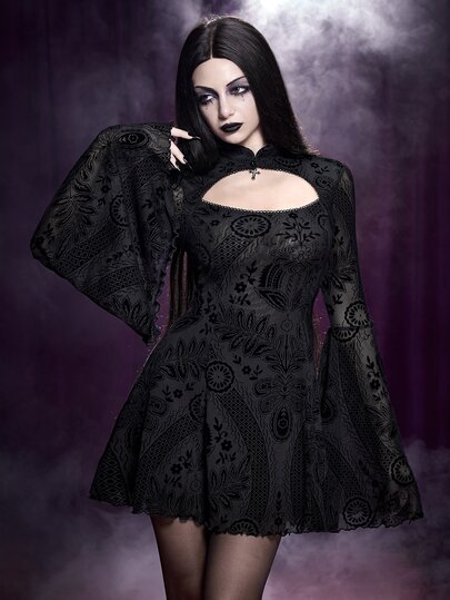 Robe courte trapèze gothique sombre pour Halloween, avec manches cloche, pendentif croix en métal floqué motif plante