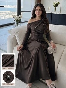 Feyla Gaun Berkerut dengan Detail Kancing di Leher Asimetris - Coklat - View 1