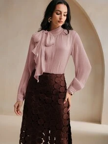 Anewsta Essential 女士高领长袖系带袖口优雅时尚通勤衬衫，配蝴蝶结 - 藕粉色 - 查看 5