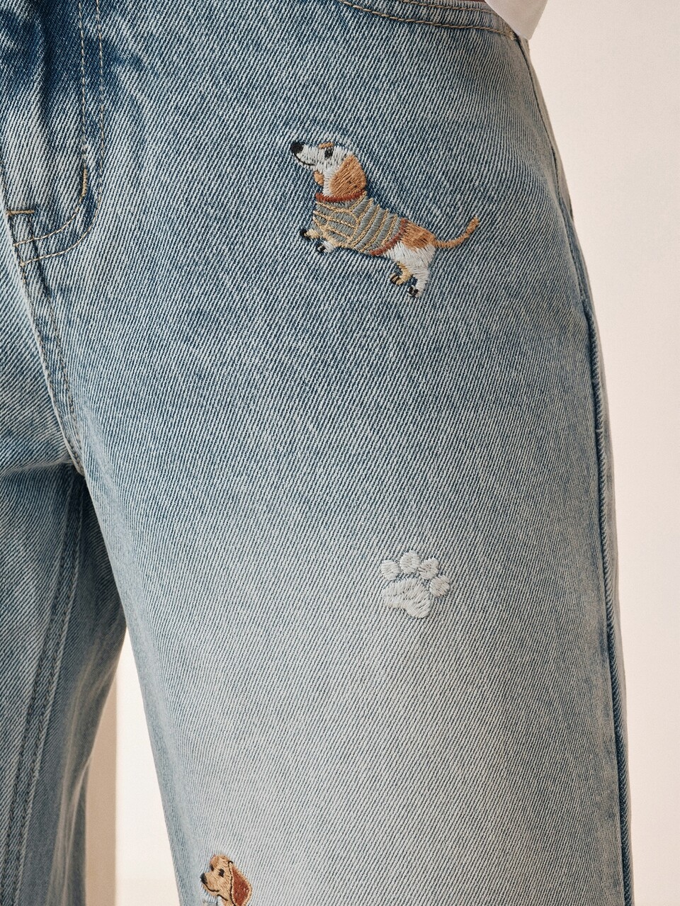 Anewsta Women's Light Wash Straight Leg Jeans With Adorable Dog Embroidery And Paw Print Detail