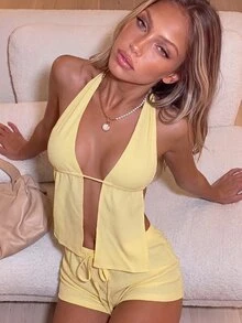SHEIN ICON Set de 2 piezas de top halter y shorts para mujer, moda de verano - Amarillo - Ver 1