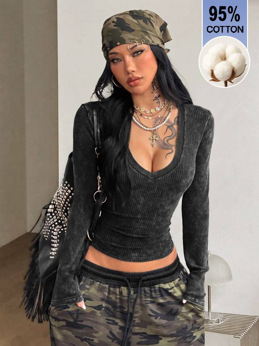 Coolane 女款秋季街頭風性感 Y2K 哥德龐克復古極簡 95%棉舒適彈性羅紋針織水洗黑修身 V 領 T 恤秋裝 - 黑色 - 查看 1