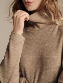 Anewsta Essential Set Rajut Cokelat Wanita Kerah Tinggi Berkerut Elegan untuk Perjalanan Harian - Khaki - View 3