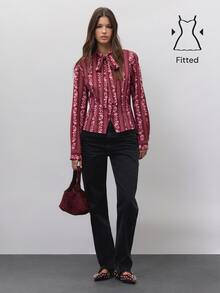Nöista Kemeja lengan panjang slim fit motif garis-garis burgundy. Ruffle, feminin, imut, serbaguna, elegan, cocok untuk pesta makan malam atau bepergian. Musim gugur/musim dingin, untuk jalan-jalan. - Burgundy - View 3