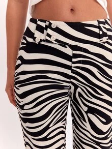 SHEIN BAE Women's Fashion Zebra Print Button Decor Capri Pants,Thanksgiving,Holiday Party, - Black and White - View 3