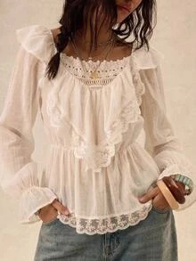 Easelle Blus Wanita Motif Renda Patchwork Romantis Gaya Bohemian Vintage yang Mengencangkan Pinggang - Putih - View 1