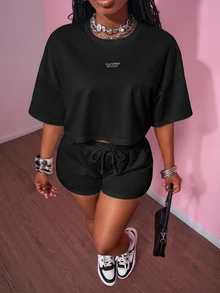 Slaydiva Bộ 2 món mùa hè nữ màu đen, phong cách smart casual gym thể thao dạo phố, áo thun cổ tròn tay ngắn và quần short siêu ngắn, size lớn dáng rộng - màu đen - Xem 7