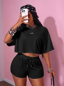 Slaydiva Bộ 2 món mùa hè nữ màu đen, phong cách smart casual gym thể thao dạo phố, áo thun cổ tròn tay ngắn và quần short siêu ngắn, size lớn dáng rộng - màu đen - Xem 6