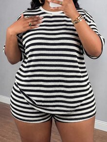 Slaydiva Plus Size Casual Modest Business Black And White Colorblock Round Neck Short Sleeve T-Shirt And Shorts 2pcs Set Vacation Summer Date Night Brunch - Black and White - View 4