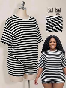Slaydiva Plus Size Casual Modest Business Black And White Colorblock Round Neck Short Sleeve T-Shirt And Shorts 2pcs Set Vacation Summer Date Night Brunch - Black and White - View 11