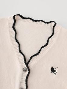 GlowEve CURVE Cardigan Bahu Jatuh dengan Trim Kontras untuk Guru, Liburan, Hitam Putih, Musim Gugur, Kasual, Tradisional, Musim Dingin - MultiWarna - View 7