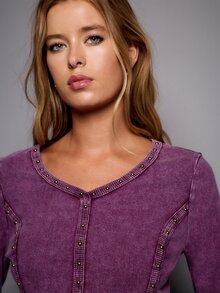 Nöista Slim-Fit, Long-Sleeved Top Hazy Pink Wash. Distressed Finish. Y2K, Casual, Stretchy, Soft, Dates, Parties, Commuting. Fall Winter,Going Out - Burgundy - View 6
