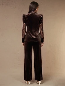 Silquee This Autumn/Winter Set Features A Velvet Blazer With Lace Detailing And Matching Trousers, Skillfully Blending Modern Fashion With Retro Street Style- - Brown - View 4