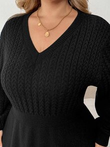 SHEIN CURVE+ Gaun Sweater Rajut Panjang Kasual Ukuran Besar Warna Polos dengan Pinggang Terikat, Musim Gugur/Dingin - Hitam - View 5