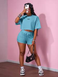 Slaydiva Setelan Olahraga Kasual Musim Panas Warna Biru Muda untuk Wanita, Ukuran Plus, Gaya Jalanan Retro, Atasan Crop Lengan Pendek Leher Bulat dan Celana Pendek Super Pendek - Biru - View 5