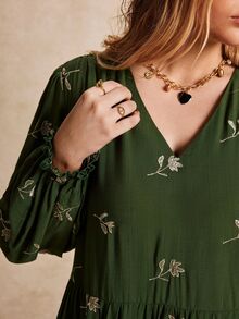 GlowEve CURVE Plus Size Women's French Style 3D Floral Embroidered V-Neck Lantern Sleeve Casual Loose Multi-Layer Tiered Dress, Suitable For Spring/Autumn Commuting, Outdoor Trips And Vacations - Green - View 3