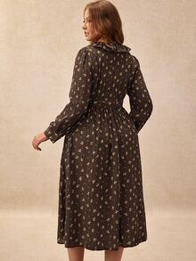 Écloséra Curve Đầm midi dáng chữ A cho nữ size lớn, cổ chữ V bèo nhún, thắt dây phía trước, vai thường, tay dài phồng, họa tiết in toàn thân, cài nút trước, bề mặt nhún, eo bo, phong cách thường ngày, phù hợp đi làm, hẹn hò, dạo phố mùa Thu/Đông - màu nâu - Xem 2