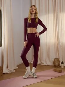 Nöista Part Of A Set, Activewear Seamless Long Sleeve Crop Top, With Florar Jacquard, Perfect For Activewear In Fall Winter Season, Yoga, Barre, Gym  - Burgundy - View 6