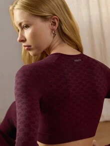 Nöista Part Of A Set, Activewear Seamless Long Sleeve Crop Top, With Florar Jacquard, Perfect For Activewear In Fall Winter Season, Yoga, Barre, Gym  - Burgundy - View 7