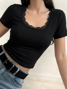 DAZY 女款圓領蕾絲飾邊下擺短袖素色T恤 - 黑色 - 查看 4