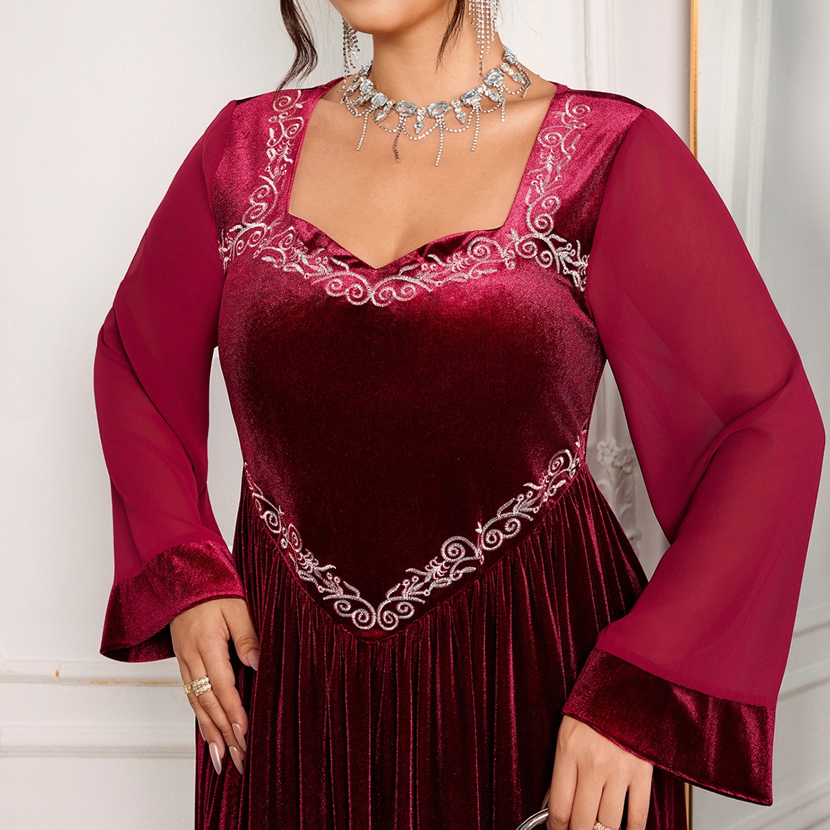 Women's Square Neck Flare Sleeve Heavy Embroidery Exquisite Velvet High-End Elegant Evening Party Dress Plus Size Autumn/Winter