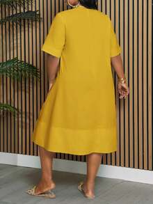 Slaydiva Gaun Wanita Ukuran Plus Elegan & Cocok untuk Perjalanan & Liburan & Kasual, Lengan Pendek Warna Putih Polos dengan Kerah Berlekuk, Model A-Line, Panjang Selutut, Musim Semi/Panas - Kuning - View 2