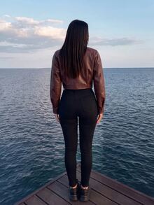 SHEIN Unity 女款性感鈕扣不對稱下擺長袖PU材質外套，適合穿搭外出，酒紅色，秋季 - 酒紅色 - 查看 4