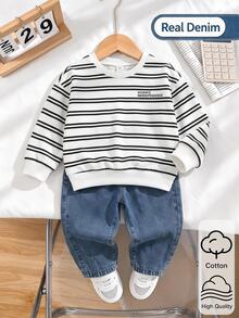 SHEIN Genkimix Kids 男童時尚兩件套，灰色針織圓領長袖套頭衛衣與假口袋牛仔褲休閒套裝，簡約設計，適合日常穿著、上學、旅行、度假、放鬆、曬日光浴 - 黑與白 - 查看 1