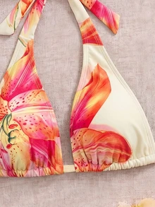 SHEIN Swim ملابس سباحة علوية بيكيني مثلثية برقبة معلقة بطبعة زهور صيفية للنساء ذوات المقاسات الكبيرة، تصميم بياقة V عميقة بأسلوب العطلات، مناسبة لعطلات الشاطئ وحفلات المسبح والارتداء اليومي - متعدد الألوان - مشاهدة 4