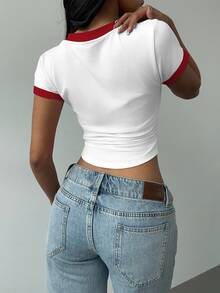 TOM & JERRY X SHEIN SHEIN EZwear 女款V領卡通印花短袖T恤，適合外出、街頭穿搭、機場造型、時尚、返校、Y2K、派對、海灘度假、假日 - 彩色 - 查看 2
