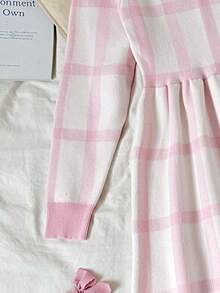 SHEIN 兒童青少年女孩粉色可愛刺繡馬標誌格紋針織洋裝，休閒優雅風，秋冬款 - 粉色 - 查看 4