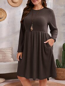 SHEIN CURVE+ Gaun Kasual Lengan Panjang Ukuran Besar dengan Kerah Bulat dan Saku untuk Musim Gugur - Merah - View 5