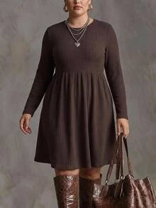SHEIN CURVE+ Gaun Kasual Lengan Panjang Ukuran Besar dengan Kerah Bulat dan Saku untuk Musim Gugur - Merah - View 2