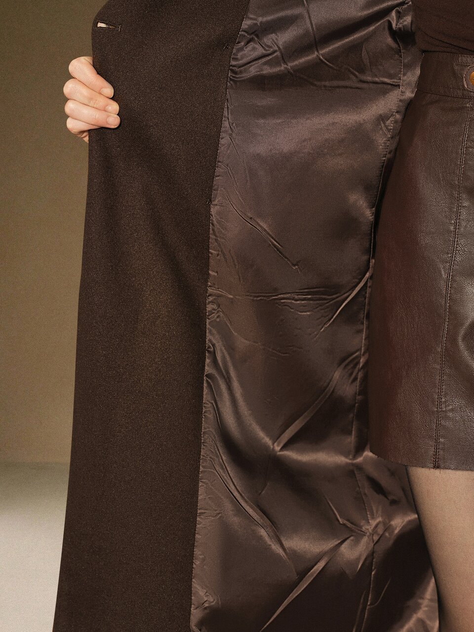 Women's Autumn/Winter New Elegant Overcoat, Long Waist-Cinching Tie-Waist Design With 3D Leaf Applique And Rhinestones, Blazer Collar Wool Jacket, Suitable For Commuting, Dating And Vacation