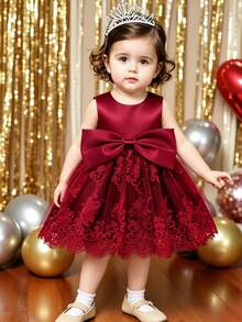 SHEIN Glamorique Kids 女嬰酒紅色緞面花童禮服 嬰兒重工花卉刺繡蕾絲公主洋裝 大蝴蝶結 1歲生日派對 夏季可愛風 - 紅色 - 查看 4