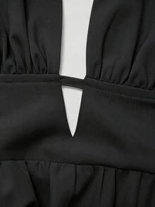 GlowEve CURVE 女款純色V領細肩帶洋裝，無袖時尚荷葉邊裙 - 黑色 - 查看 5