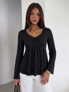 SHEIN Elladie kids 青少年女孩黑色休閒可愛秋冬V領抓皺鈕扣裝飾喇叭袖上衣 T-shirt 舞會正式款 - 黑色 - 查看 3