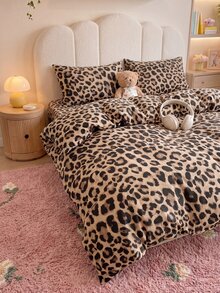 2/3pcs Brown Leopard Print Bedding Set, Soft And Breathable, Wrinkle-Resistant, Improves Sleep Quality, Luxury Hotel Style, Gift For Parents And Friends, Double-Sided Dual-Color Quilted Duvet Cover*1, Pillowcase*1/2, Size Options: Extra Large, Large, Standard Double, Single - Brown - View 2
