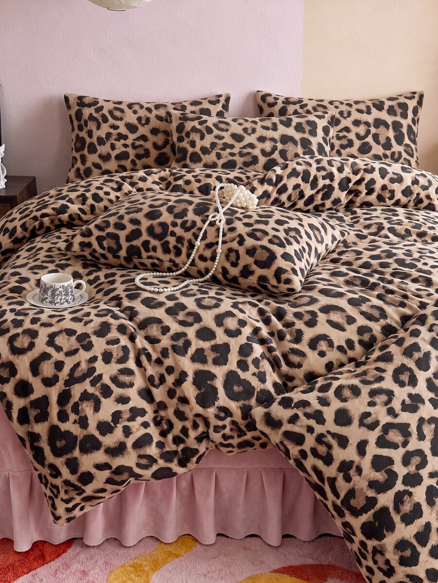 2/3pcs Brown Leopard Print Bedding Set, Soft And Breathable, Wrinkle-Resistant, Improves Sleep Quality, Luxury Hotel Style, Gift For Parents And Friends, Double-Sided Dual-Color Quilted Duvet Cover*1, Pillowcase*1/2, Size Options: Extra Large, Large, Standard Double, Single - Brown - View 1
