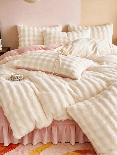 3pcs White Comfortable Soft Skin-Friendly Boys Girls Dorm Bedding Machine Washable No Filling Fluffy Super Soft Duvet Cover Set - Faux Fur Plush, 1pc Zippered Duvet Cover 2pcs Pillowcases Twin, Full, King, Queen Size