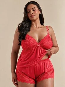 SHEIN BAE CURVE 蕾絲拼接高彈力針織性感露背吊帶上衣 & 短褲大尺碼睡衣套裝 - 紅色 - 查看 4