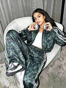 SHEIN 2件組女款黃色針織拼接飾邊拉鍊立領寬鬆夾克與配套寬鬆修飾長褲，適合春秋冬季度假穿著 - 軍綠色 - 查看 1