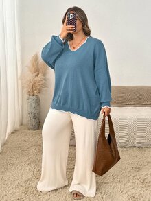 SHEIN CURVE+ Sweater Kasual Lengan Panjang Leher V Bahu Jatuh Warna Kontras untuk Wanita, - Biru - View 4