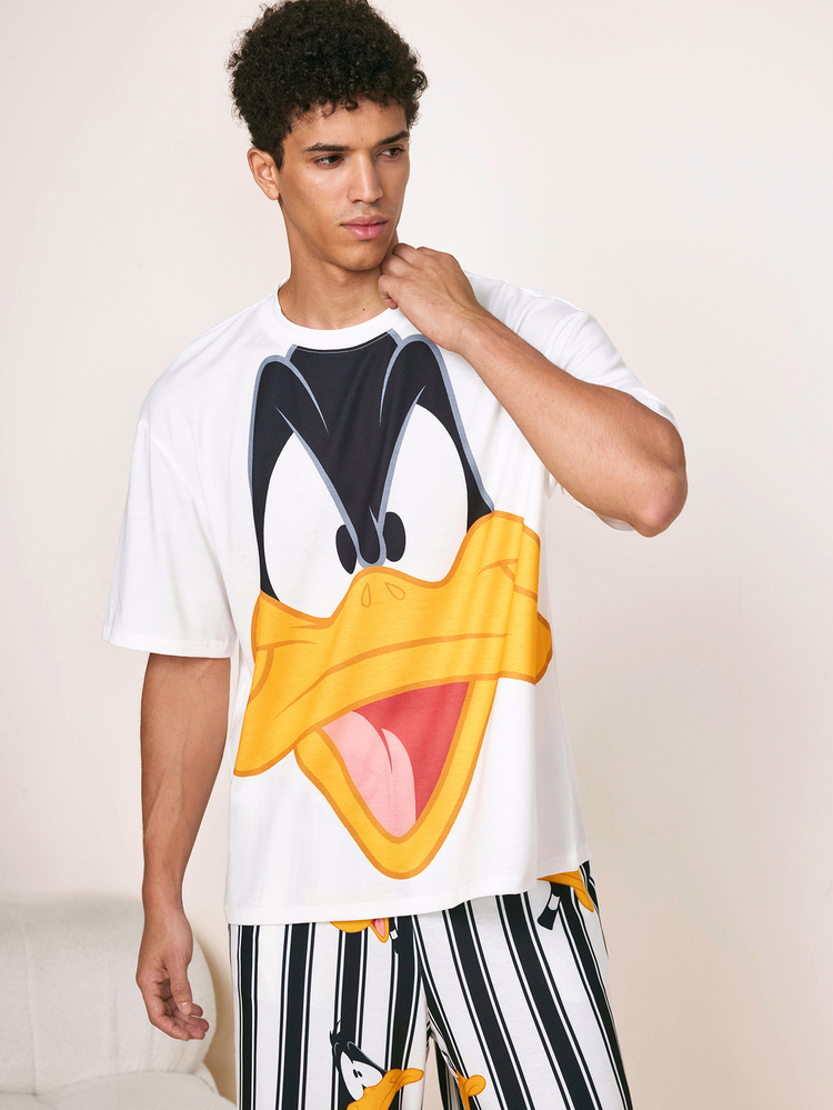 LOONEY TUNES X SHEIN Men's Cartoon Print Top & Striped Long Pants Loungewear Set - White - View 4