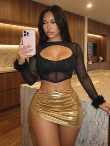 Slaydiva تنورة قصيرة للنساء من قماش معدني لامع مع تجاعيد جانبية وحافة غير متماثلة لعيد الحب - الذهبي - مشاهدة 1