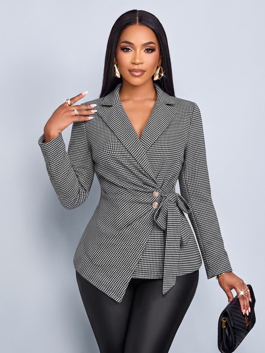 SOLERSUN Blazer Wanita Motif Houndstooth dengan Kerah Lapel, Pinggang Twist Berkerut, Kancing Logam dan Kelim Asimetris untuk Harian, Santai dan Pesta