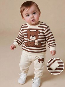 SHEIN Playful Pals 2件組幼兒男童運動衫慢跑褲套裝，可愛棕色奶油熊圍巾條紋長袖圓領常規款，適合戶外派對秋季印花 - 彩色 - 查看 1