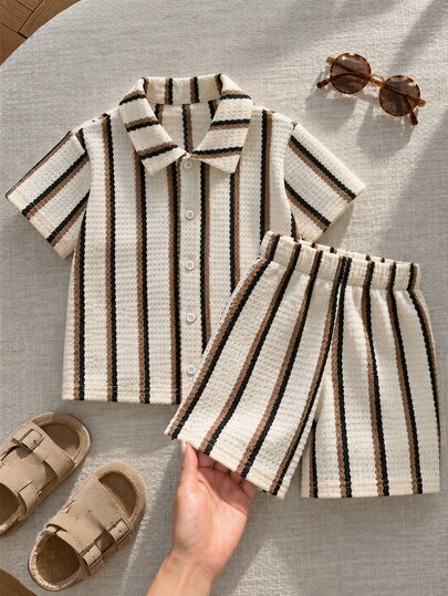 SHEIN Streecool Kids 2件套男童条纹针织衫短裤套装